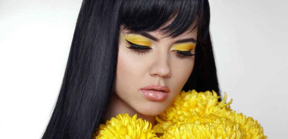 yellow eyeshadow